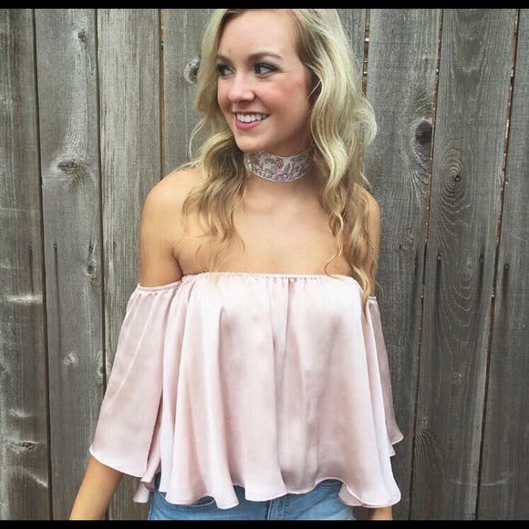 Dainty Hooligan Tops - Dainty Hooligan off the shoulder blush top medium